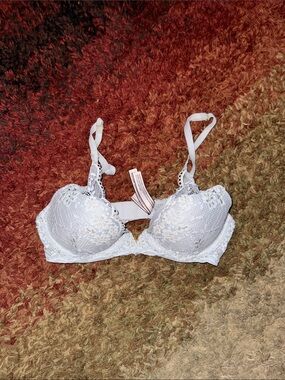 Victoria's Secret White Lace Bra